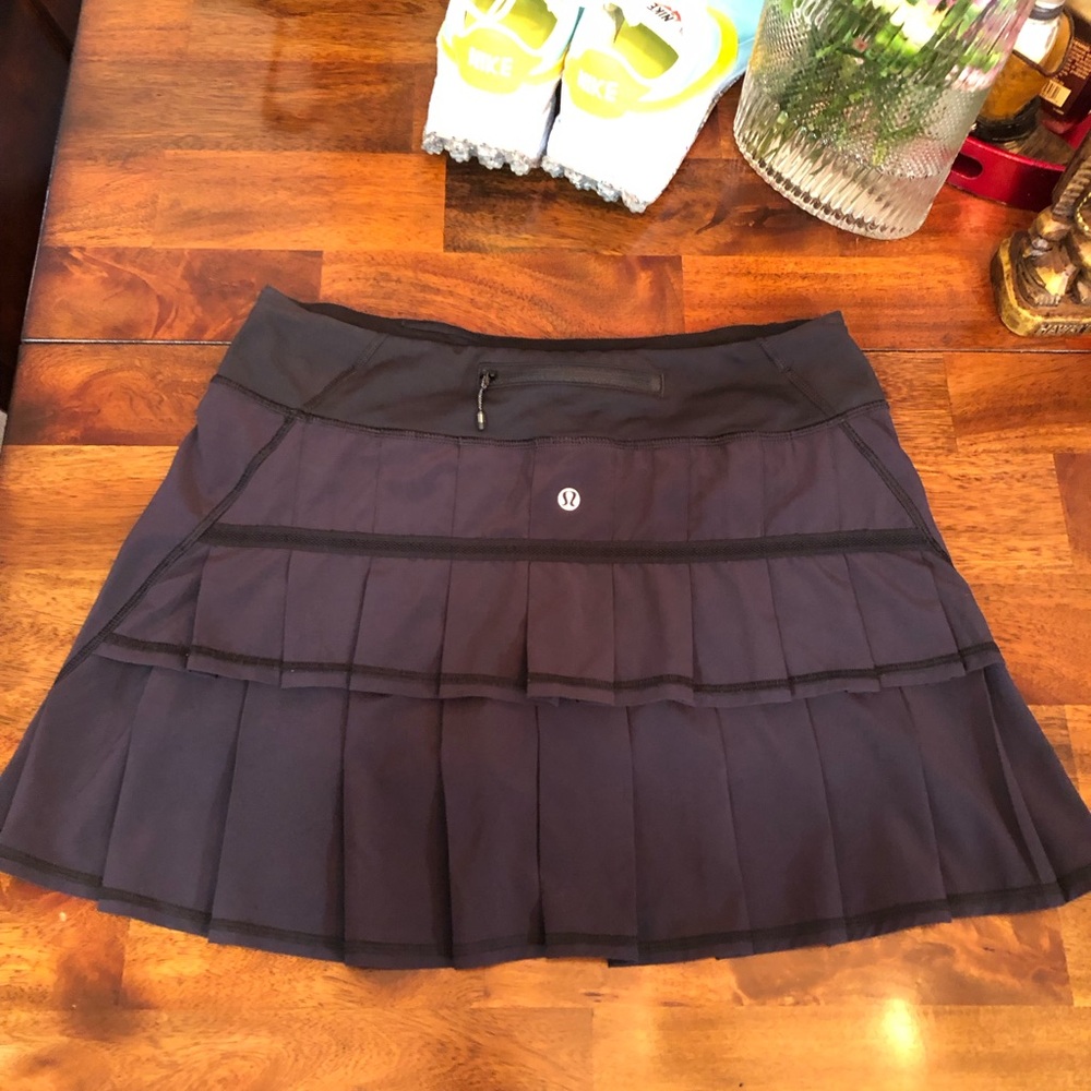 Lululemon Run: Pace Setter Skirt Sz 6 Tall In Black - worn 1 time - like new